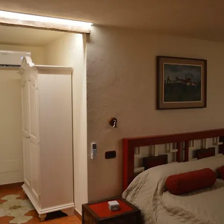 Guest house Casa Pulci 4*